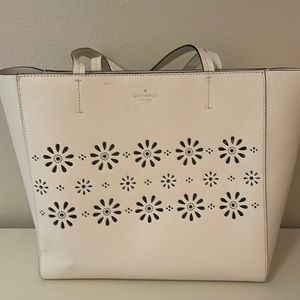 Kate Spade tote. Used once. Great condition.